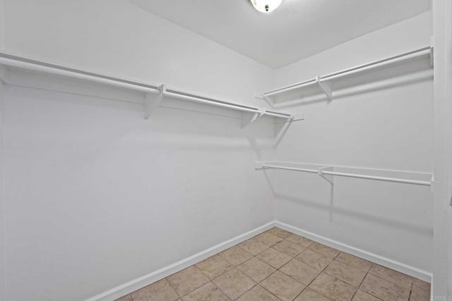 Building Photo - 337 N Melrose Dr