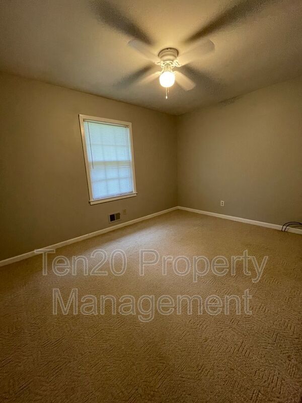 Building Photo - 4204 Wilbur Dr