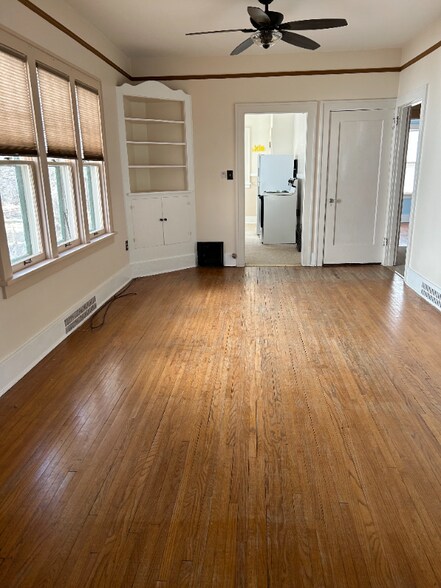 Building Photo - 610 4th Ave N