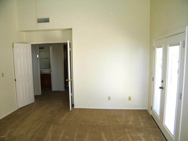 Building Photo - 10533 E Bella Vista Dr