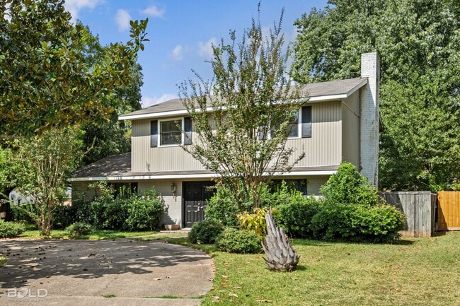 Building Photo - 1502 Suburbia Dr