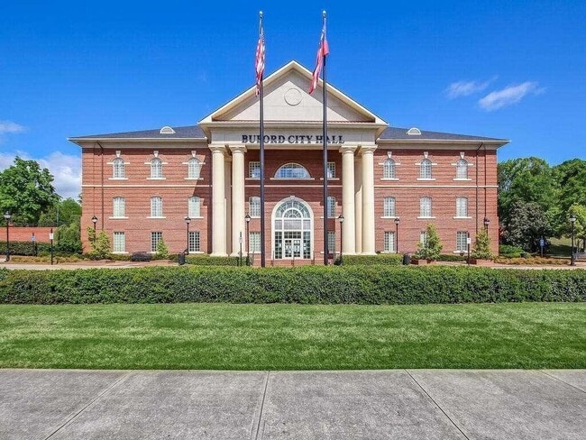 Building Photo - 999 Braselton Hwy