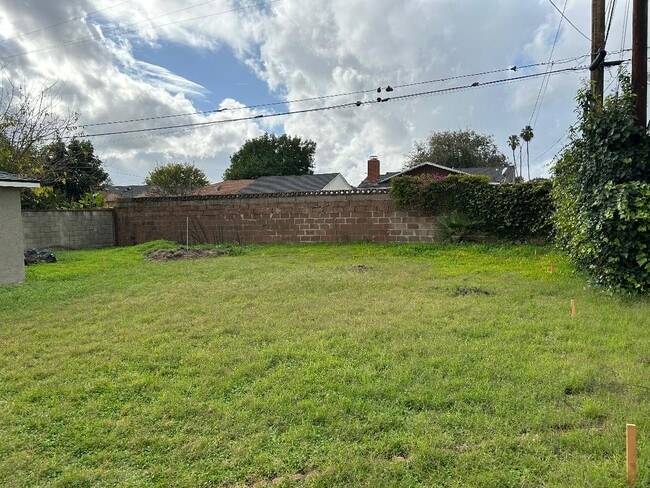 Building Photo - 2303 Graydon Ave