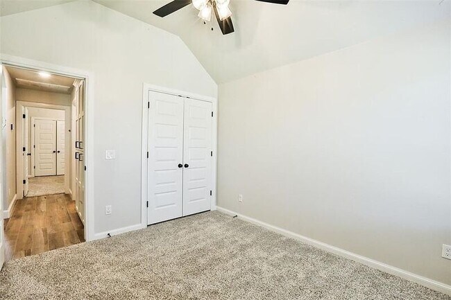 Building Photo - 9301 SW 44th Terrace