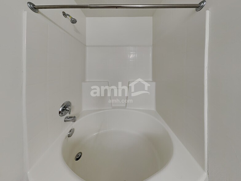 Building Photo - 5002 Barkley Way