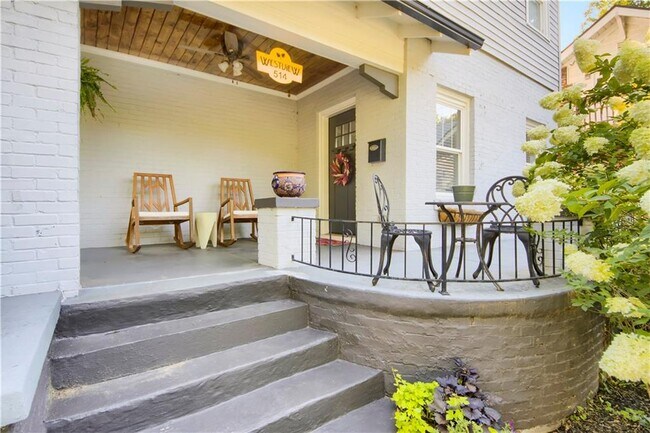 Building Photo - 514 W Ontario Ave SW