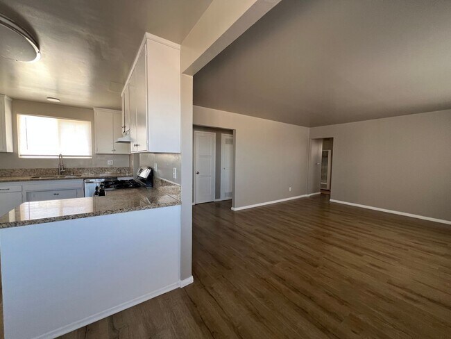 Building Photo - Beautifully Remodeled Home