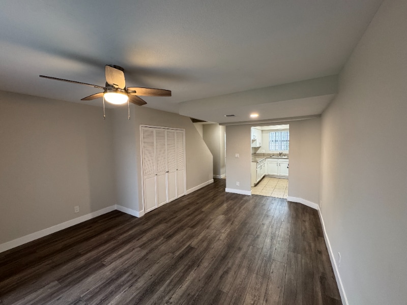 Building Photo - 514 E Valencia Ave