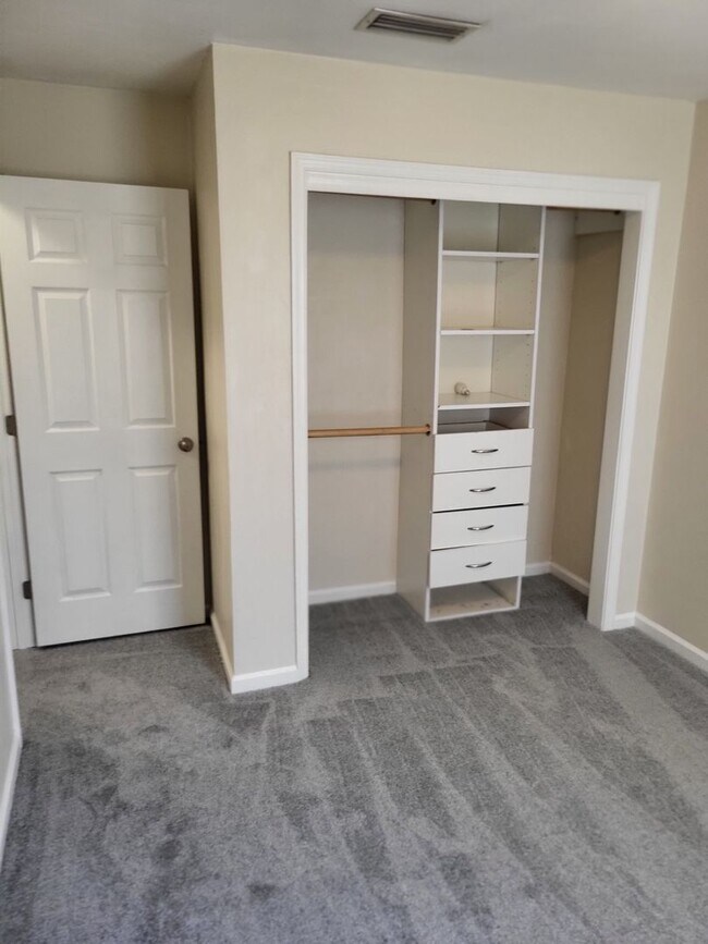 Building Photo - THALIA WAYSIDE TOWNHOMES