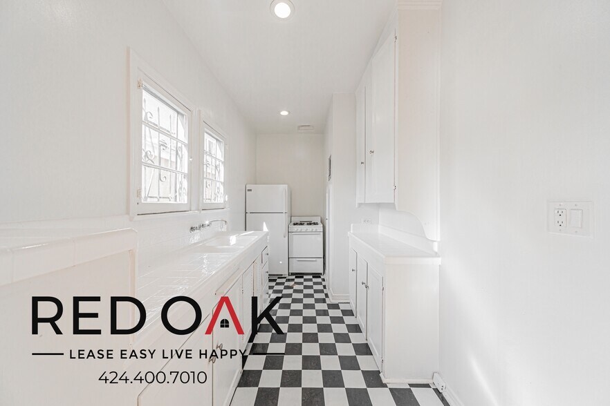 Building Photo - 3963 W 7th St