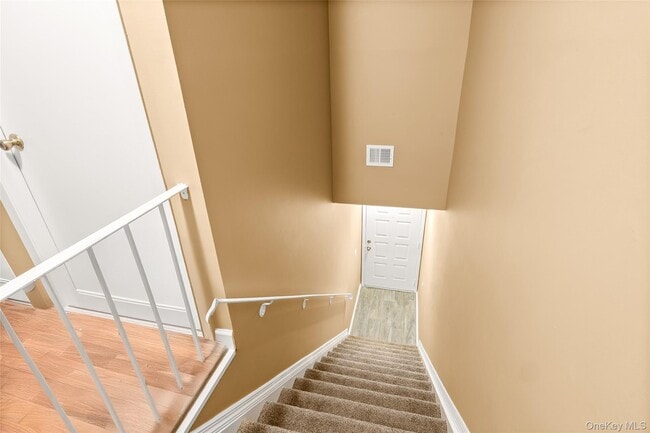 Building Photo - 703 Hilltop Ct