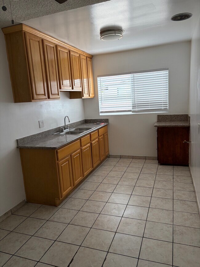 Building Photo - 14017 Dicky St