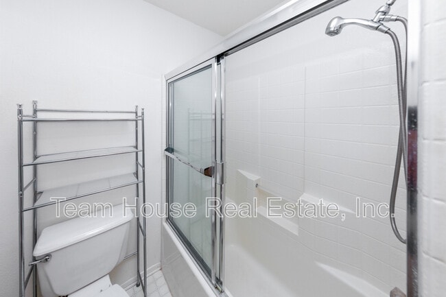Building Photo - 25620 Wordsworth Ln
