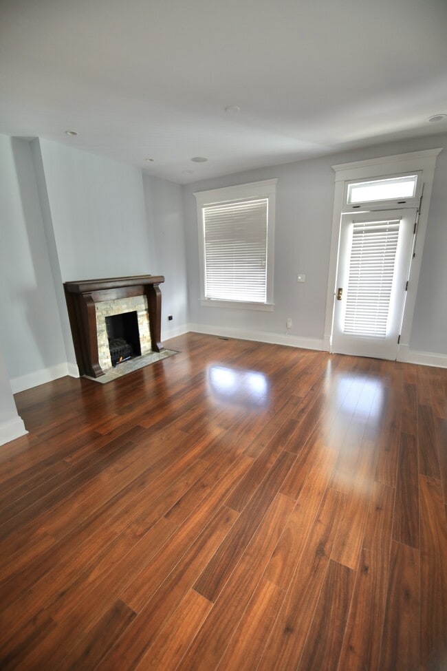 Building Photo - 310 E Beck St