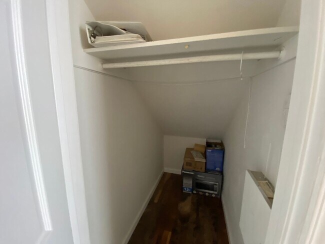 Building Photo - ALMADEN LAKE - Updated townhome with centr...