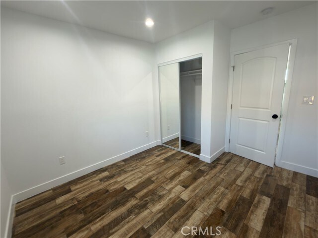 Building Photo - 521 W 78th St
