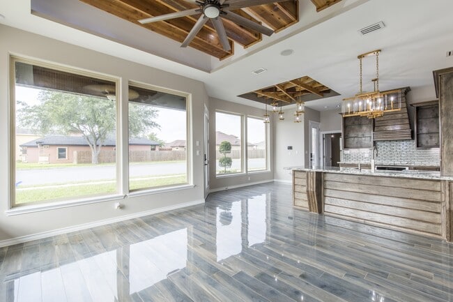 Building Photo - 10903 N 29th Ln