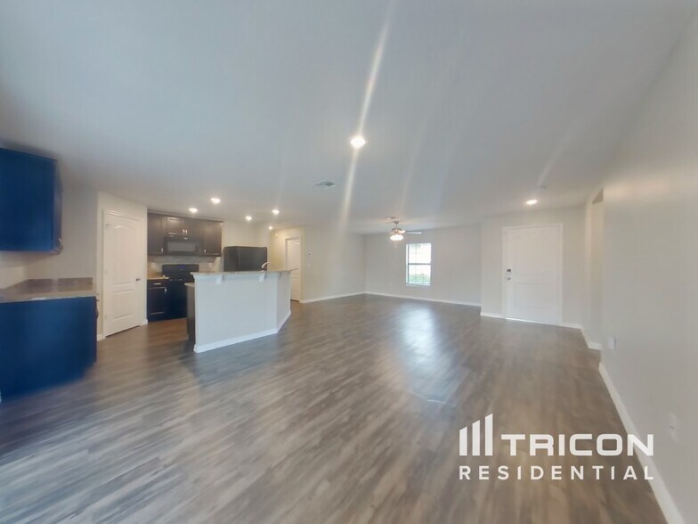 Building Photo - 866 N Fairbanks Dr