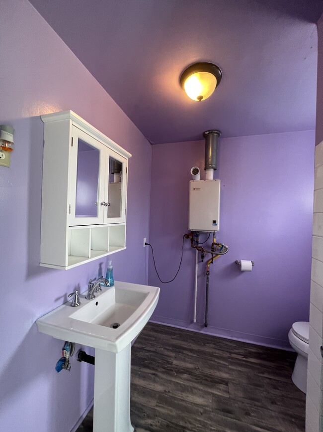 Bathroom / has Tankless Water Heater - 2145 N Hollywood Way