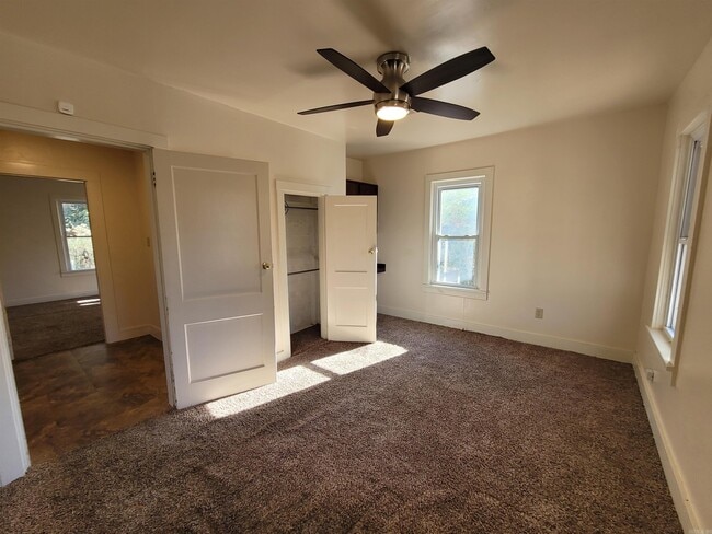 Building Photo - 207 Afton St