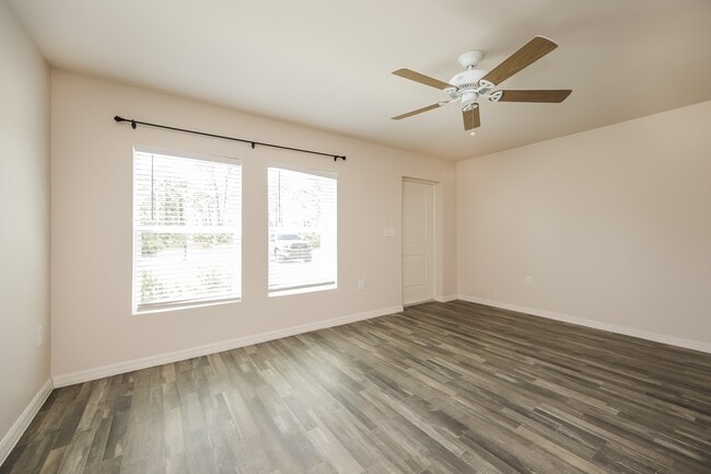 Building Photo - 12280 Hindle Ave