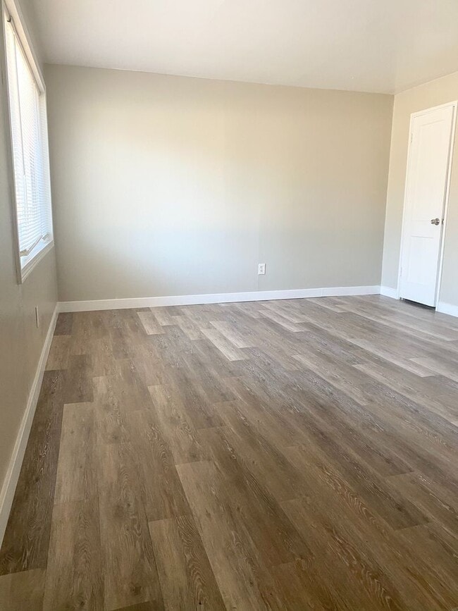 Building Photo - 417 N 30th St