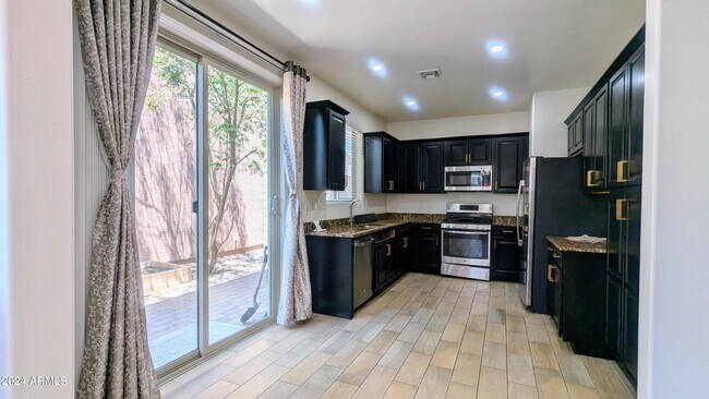 Building Photo - 3130 S Mingus Dr