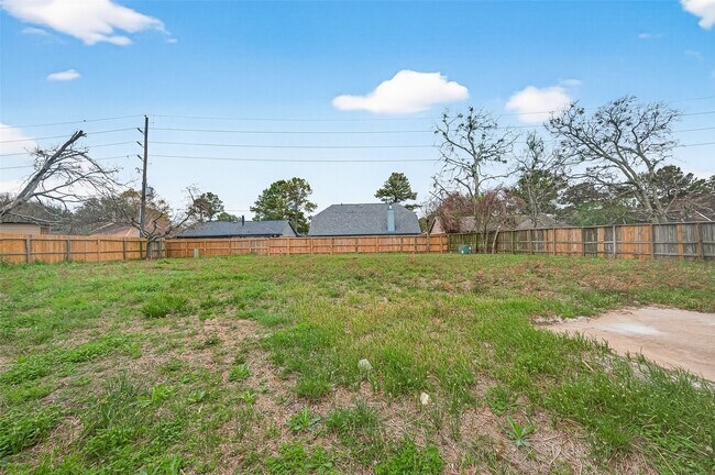 Building Photo - 7523 La Pl Dr