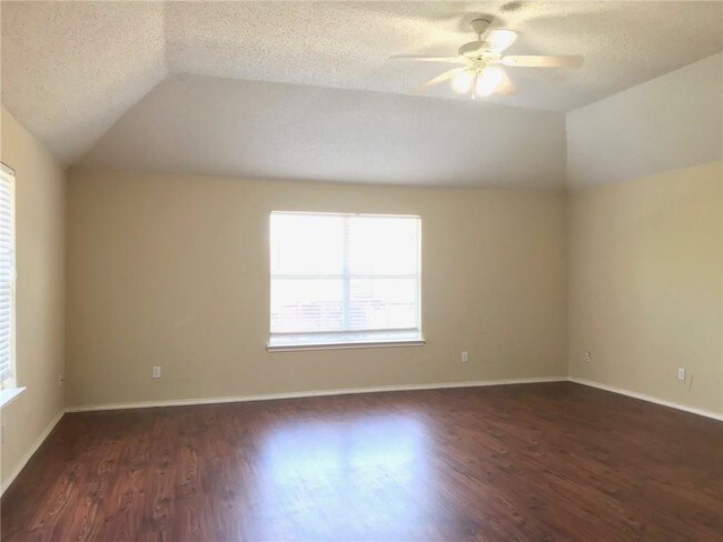 Building Photo - 1418 Summerplace Dr