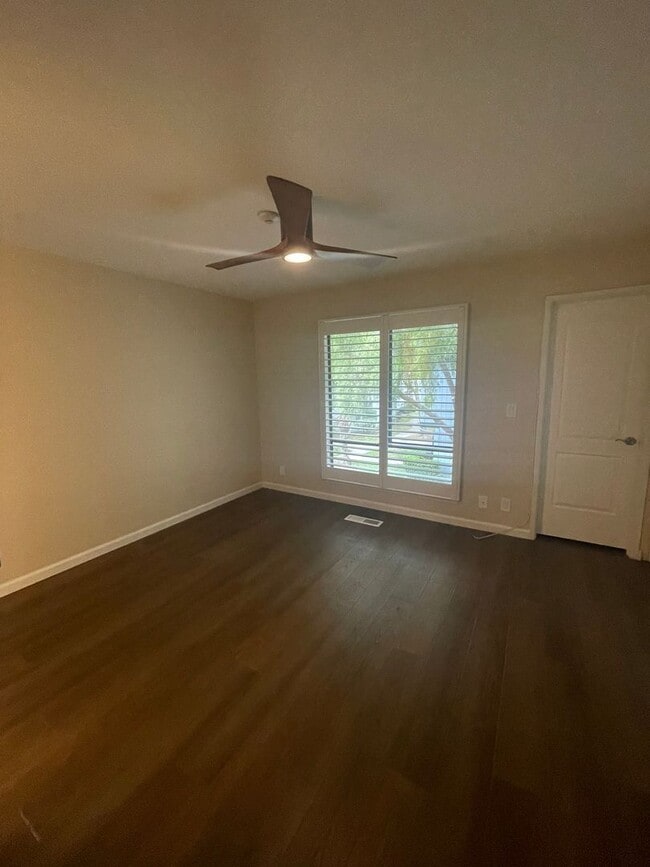 Building Photo - $3190 -- Beautifully Remodeled Townhome in...