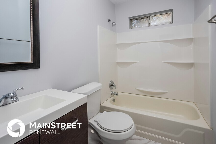 Building Photo - 110 Crystal Green Ct