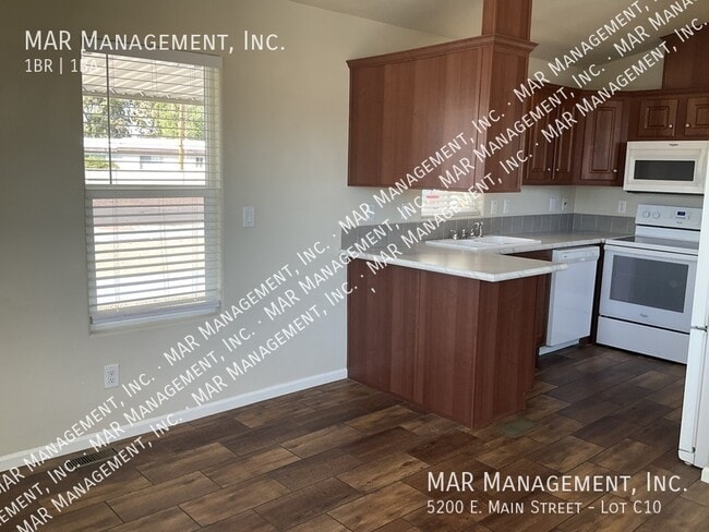 Building Photo - 5200 E Main St