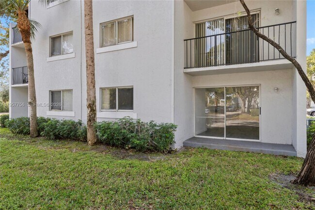 Building Photo - 1133 Benoist Farms Rd