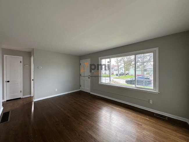 Building Photo - 1215 170th St