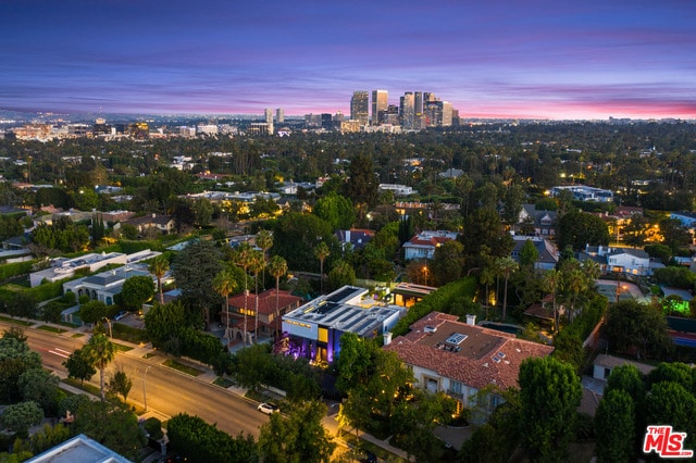 Building Photo - 809 N Rexford Dr