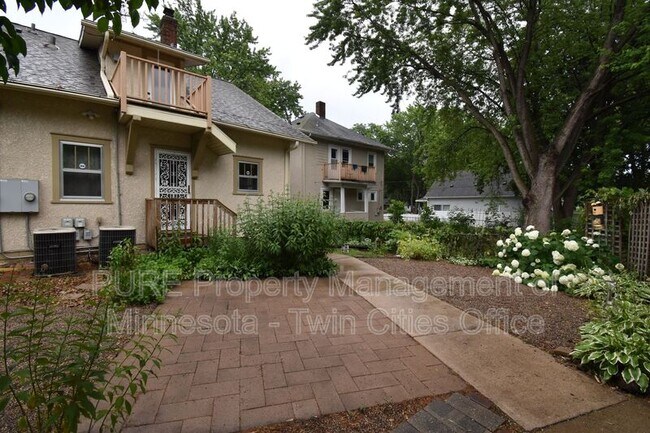 Building Photo - 2727 Queen Ave N