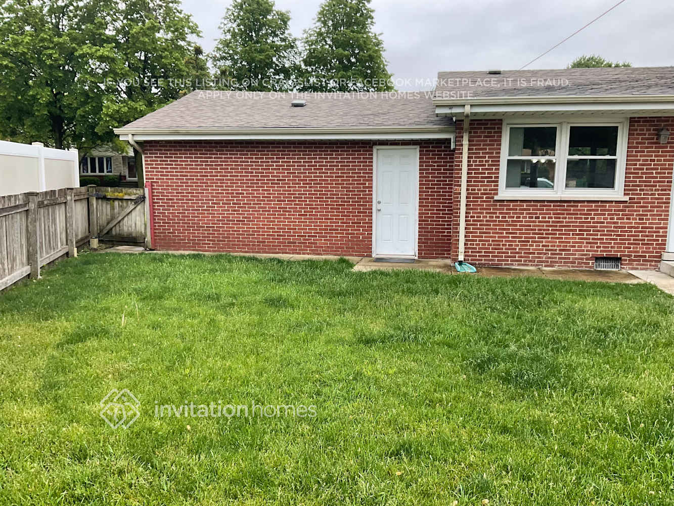 Building Photo - 4628 W 101st St