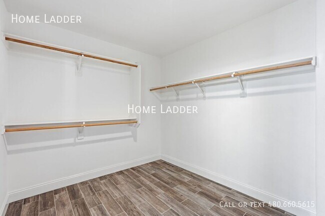 Building Photo - 5080 S McClelland Dr