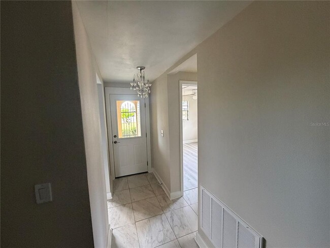 Building Photo - 4428 Sunstate Dr