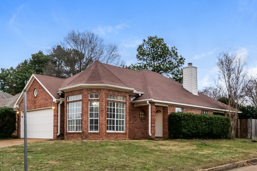 Building Photo - 3158 Clubview Cove N