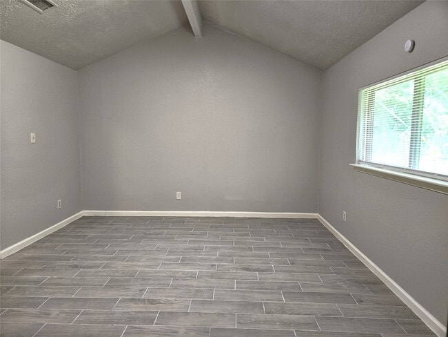 Building Photo - 17135 Hewing Dr