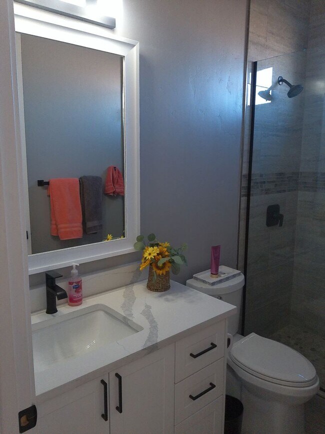 Building Photo - Beautiful Brand-New Home for Rent in Viewpoint Estates Winter Rental