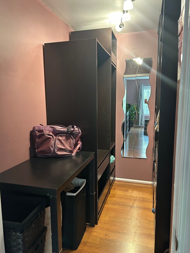 Building Photo - 13 Quince Ct