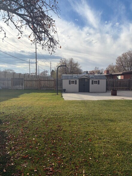 Building Photo - 3747 S Lee Maur St