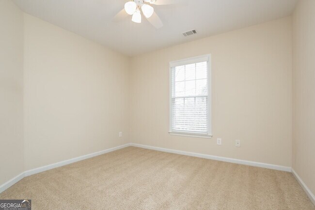 Building Photo - 3075 Woodbridge Ln