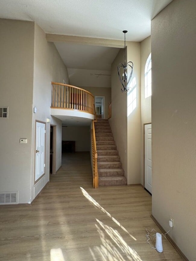 Building Photo - Beautiful 3 Bedroom 2.5 Bath Home!!