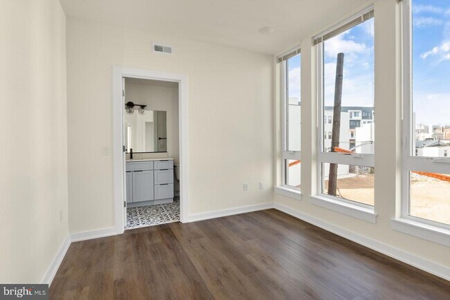 Building Photo - 2401 Frankford Ave