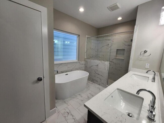 Building Photo - 3206 Bostic St