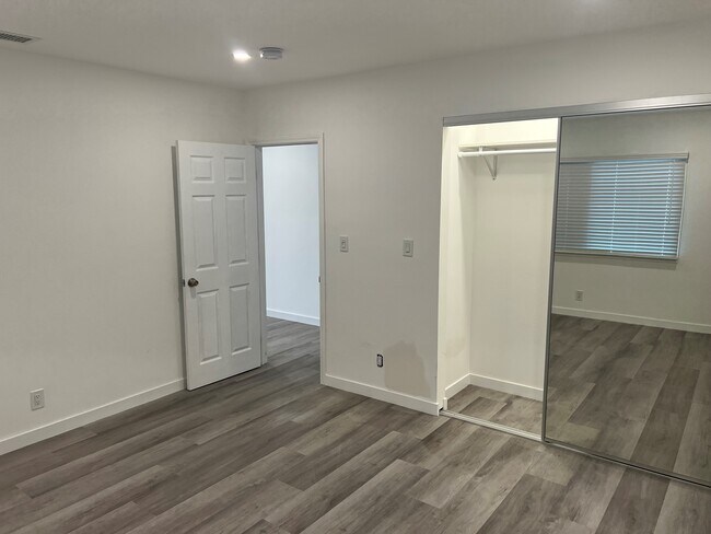 Building Photo - 7512 Tampa Ave