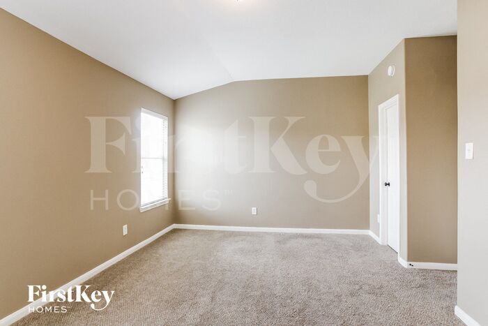 Building Photo - 2430 Pinpoint Dr
